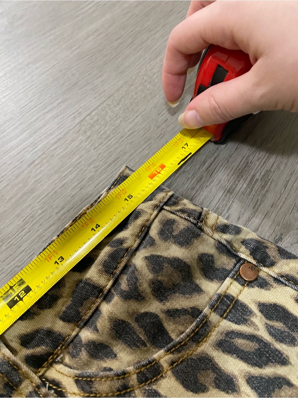 Judy Blue Leopard Print Jean Shorts in Tan & Black - Picture 7 of 9
